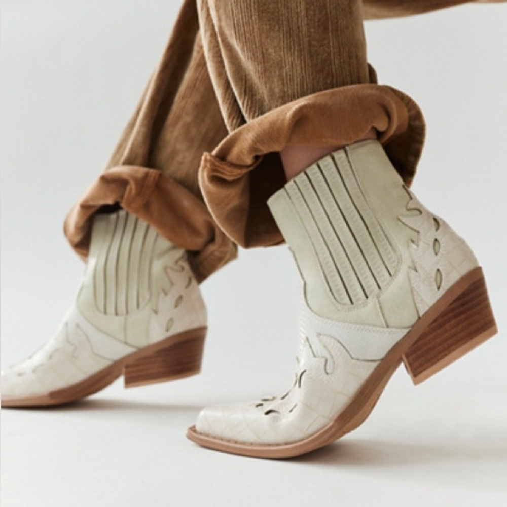 NEW Coconuts by Matisse Milo Cream Western Ankle Boots - Picture 2 of 10